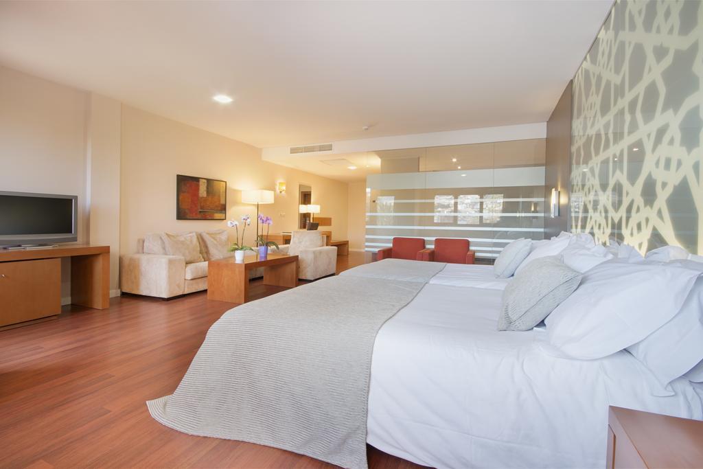 Triple Room,258168909:JPEG